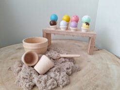 ijsjes set. Hiermee kun je heerlijk spelen, en je eigen ijsjes maken.