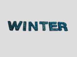 Met deze glitter letters winter kun je al een paar woordjes leren en maken.