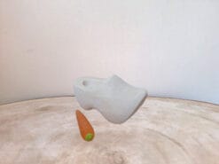 Met deze klomp met wortel maak je paarde ozosnel weer helemaal blij.