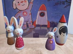 Rikkie en de maan is een leuk verhaal dat je nu helemaal kan naspelen.